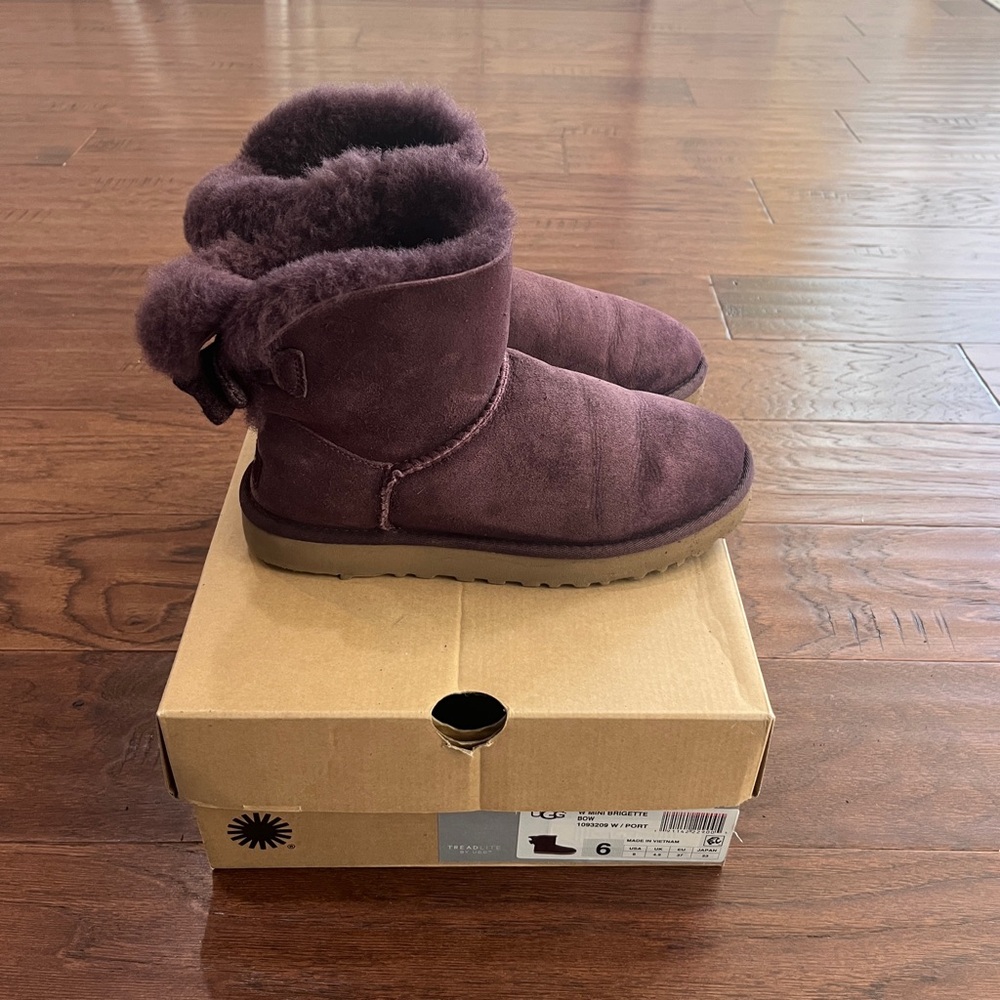 UGG Mini Brigette Bow Boots Sz 6